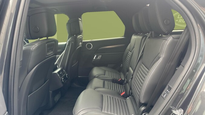 Land Rover Discovery 3.0 D350 Metropolitan Edition 5dr Auto Diesel Station Wagon - Image 4